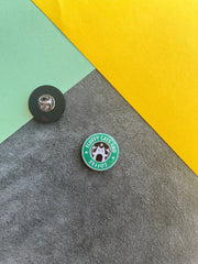 Cats And Coffee | Yaka Rozeti - Evcil hayvanlar için mükemmel bir ürün.