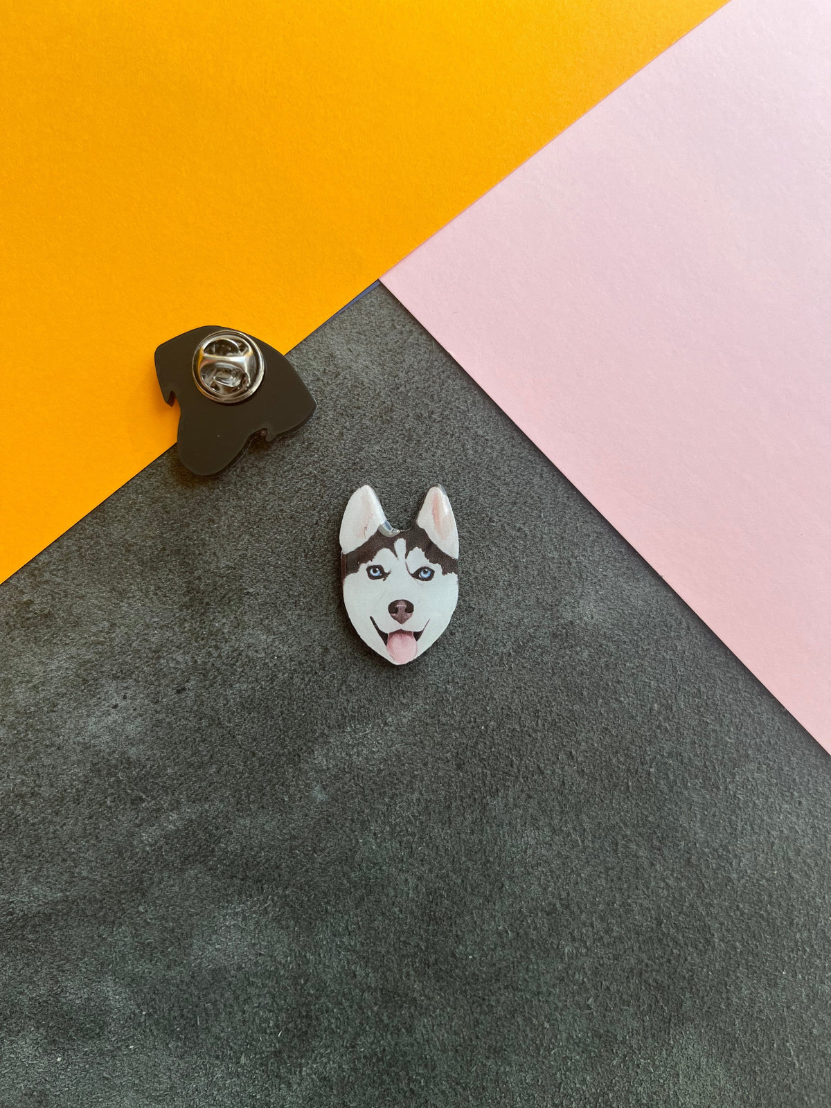 Husky | Yaka Rozeti - Evcil hayvanlar için mükemmel bir ürün.